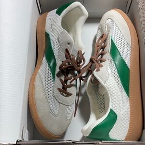 Aldo men’s white sneakers with green detailing 8.5 new inbox